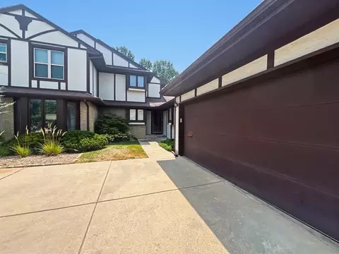 641 N Woodlawn St #27, Wichita, KS 67208