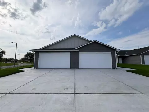 2973 S Bunker Hill Ct #200, Wichita, KS 67210