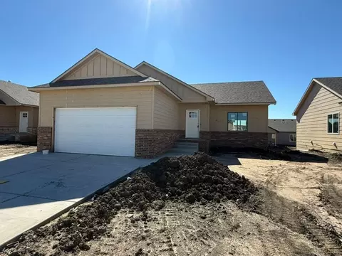 8967 E Joshua St, Bel Aire, KS 67226
