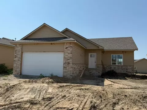 8973 E Joshua St, Bel Aire, KS 67226