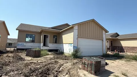 8985 N Joshua Dr, Bel Aire, KS 67226