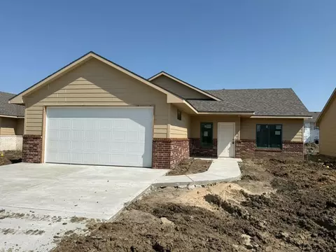 8968 E Joshua St, Bel Aire, KS 67226