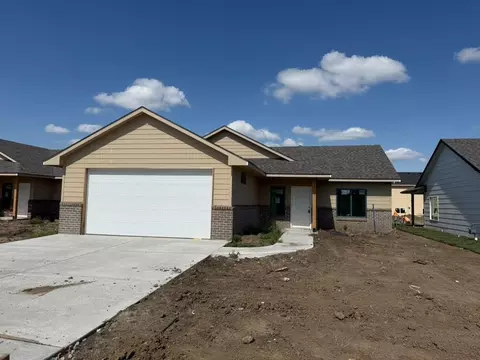 8974 E Joshua St, Bel Aire, KS 67226