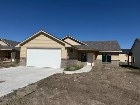 8974 E Joshua St, Bel Aire, KS 67226