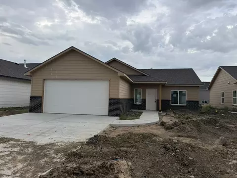 8986 E Joshua St, Bel Aire, KS 67226
