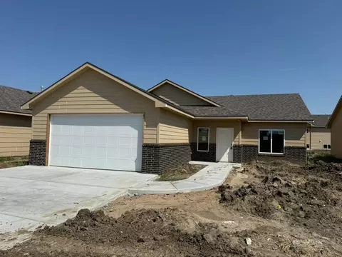 8986 E Joshua St, Bel Aire, KS 67226