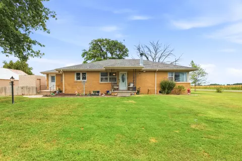 1055 N Oliver St, Belle Plaine, KS 67013