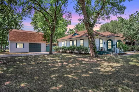 117 Harrison, Newton, KS 67114