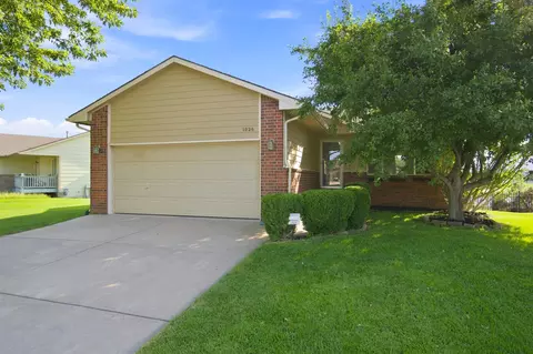 1026 N Aksarben, Wichita, KS 67235