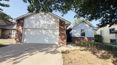 2714 S Rianier Cir, Wichita, KS 67215