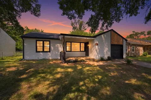 233 S Stearns, Haysville, KS 67060