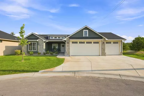 4426 N Sunny Ct, Wichita, KS 67205