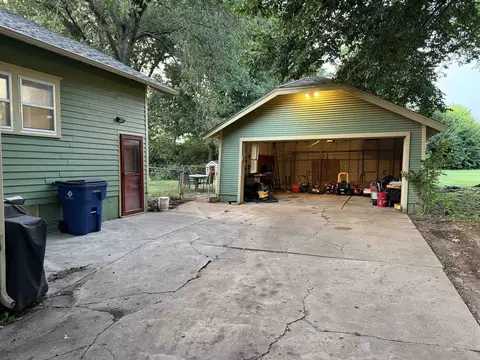 Exterior - 608 E 2nd St, Eureka, KS 67045 photo 3 of 3