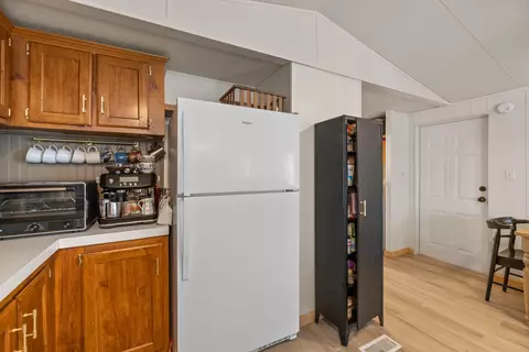 Kitchen - 9901 E 103rd St S, Mulvane, KS 67110 photo 3 of 4