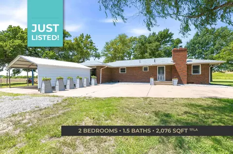 861 E 40th St S, Wellington, KS 67152