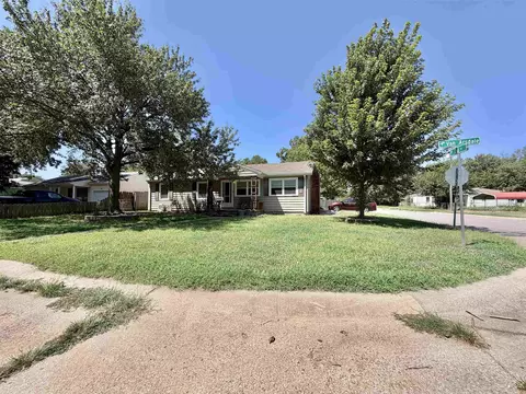 301 Van Arsdale Ave, Haysville, KS 67060