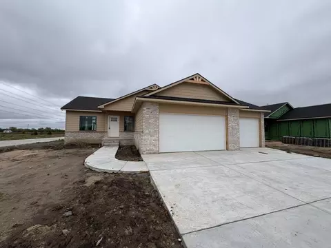 5914 Plumthicket St, Bel Aire, KS 67226