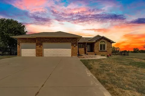 718 22nd, Newton, KS 67114