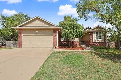 2933 N Parkwood Ct, Wichita, KS 67226