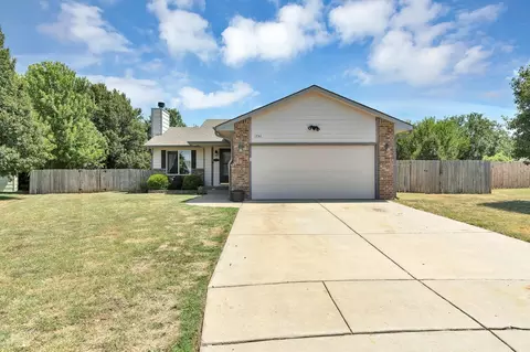 1730 E Winterset Cir, Goddard, KS 67052