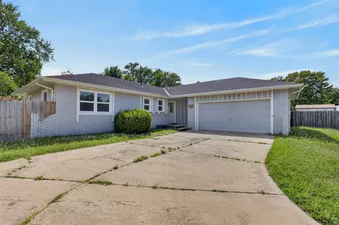 5605 E Shadybrook St, Wichita, KS 67208