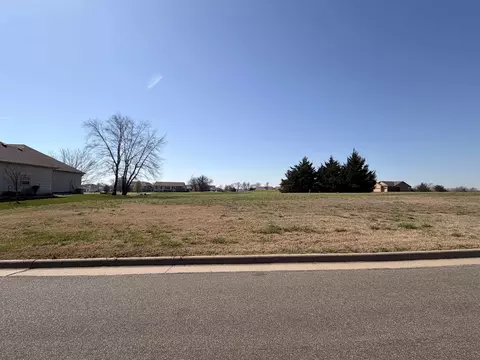 509 Quail Nest Rd, Winfield, KS 67156