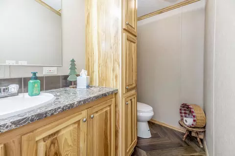 Bath - 2257 Lookout Point Rd, Fall River, KS 67047 photo 1 of 6