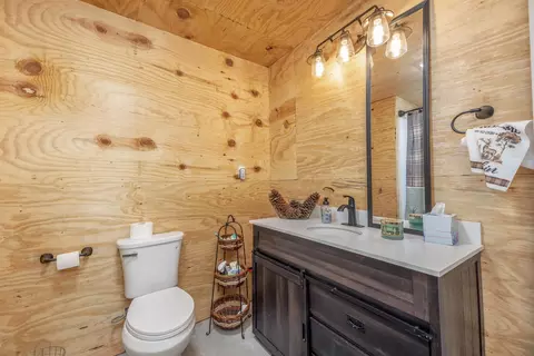 Bath - 2257 Lookout Point Rd, Fall River, KS 67047 photo 6 of 6