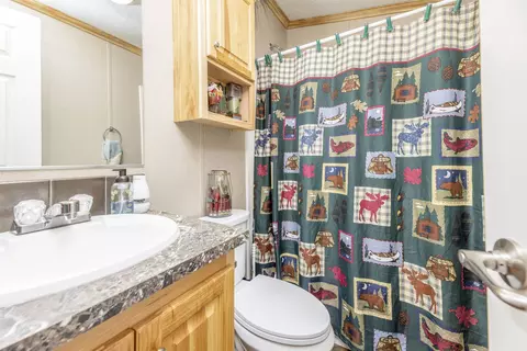 Bath - 2257 Lookout Point Rd, Fall River, KS 67047 photo 4 of 6