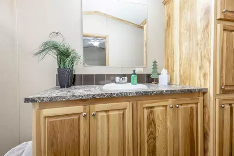 Bath - 2257 Lookout Point Rd, Fall River, KS 67047 photo 3 of 6