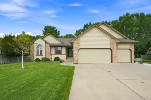 8304 W Candlewood Cir, Wichita, KS 67205