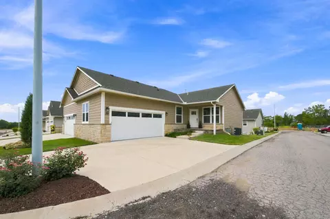 331 N 127th St E 401 #BLDG 27/401, Wichita, KS 67206