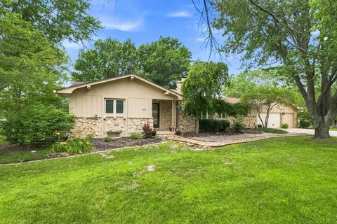 1511 S Phyllis Ln, Andover, KS 67002