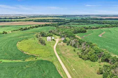 5173 N Donmyer Rd, Solomon, KS 67480