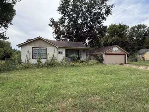 129 W 55th St S, Wichita, KS 67217