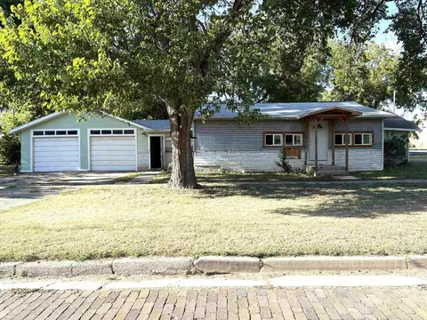 326 E 3rd St, Douglass, KS 67039
