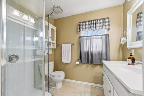Bath - 421 Epp St, Andover, KS 67002 photo 2 of 2