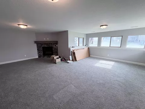 Living - 404 E Samantha Ct, Mulvane, KS 67110 photo 5 of 5