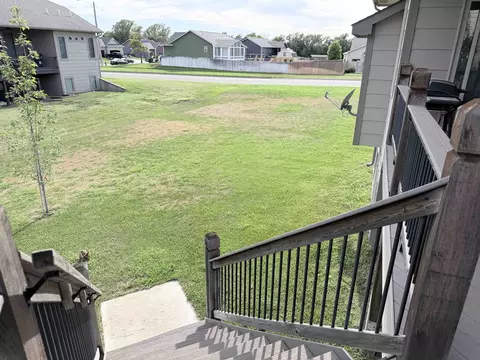 Exterior - 404 E Samantha Ct, Mulvane, KS 67110 photo 3 of 5