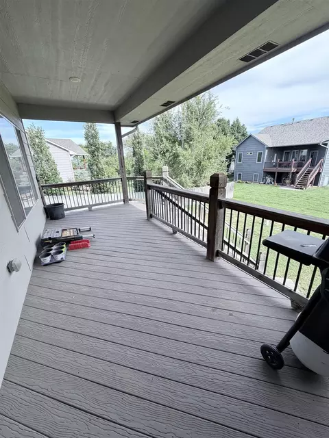 Exterior - 404 E Samantha Ct, Mulvane, KS 67110 photo 2 of 5