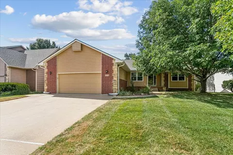 9715 W Westlawn St, Wichita, KS 67212