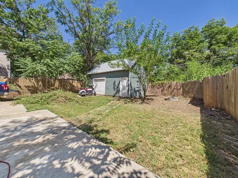 Exterior - 814 State St, Augusta, KS 67010 photo 5 of 6