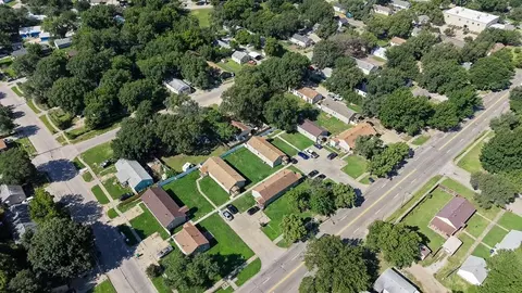4415 E Lincoln, Wichita, KS 67218
