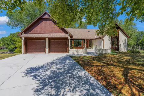 1325 N Covington Cir, Wichita, KS 67212