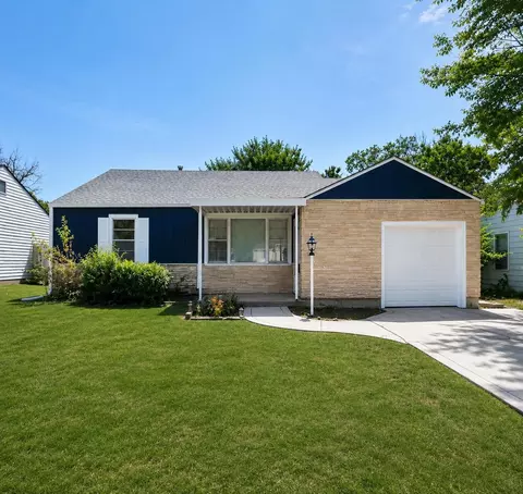 3609 E Countryside Plz, Wichita, KS 67218