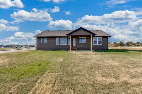 Exterior - 2231 E Arrowhead St, Andover, KS 67002 photo 7 of 9