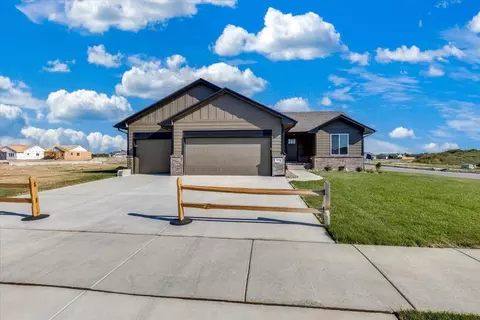 Exterior - 2231 E Arrowhead St, Andover, KS 67002 photo 2 of 9