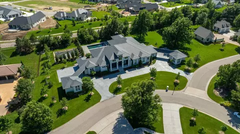 1900 N Timberwood, Wichita, KS 67206