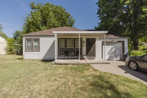 4120 E Clark St, Wichita, KS 67218