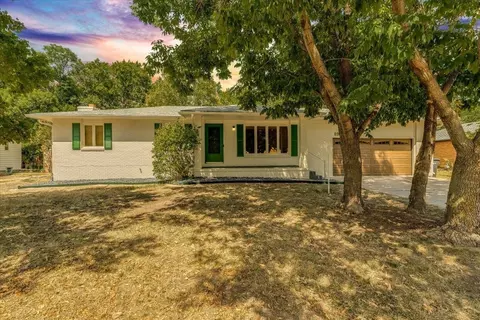 1908 Cypress, Newton, KS 67114